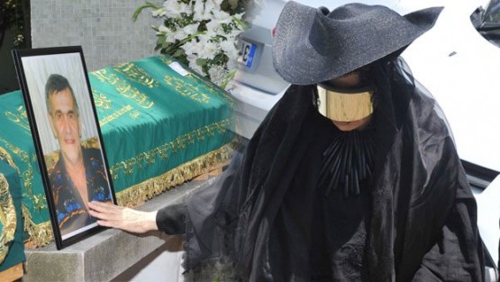 Bülent Ersoy'un cenazede giyim tarzı şaşırttı