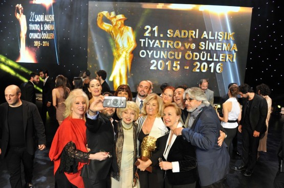 21. Sadri Alışık Ödülleri Töreni'ne ilgi büyük oldu