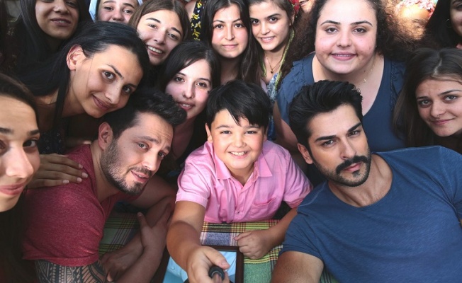 Murat Boz ve Burak Özçivit'ten selfie rekoru