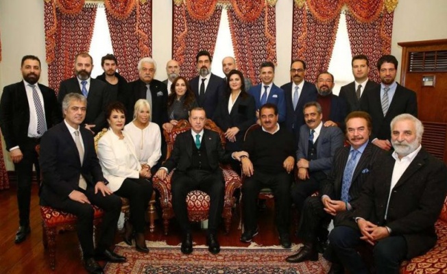 Cumhurbaşkanı Erdoğan, 64 doğum gününde sanatçıları kabul etti