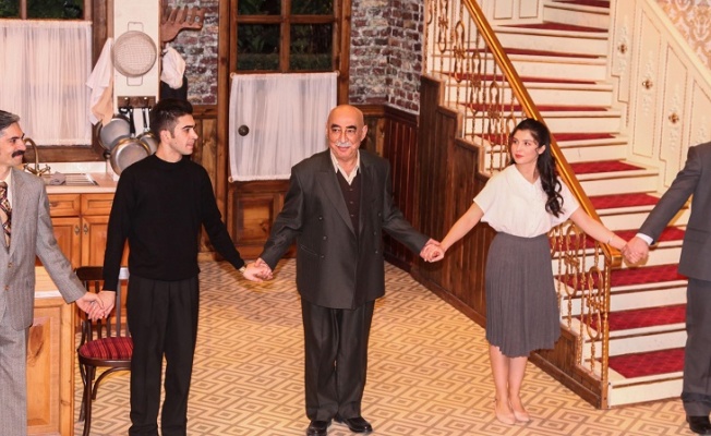 Şener Şen 40 yıl aradan sonra 'Zengin Mutfağı' ile tiyatro sahnesine geri döndü