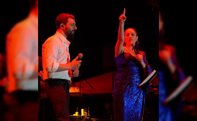 Aşkın Nur Yengi ve Mehmet Erdem Harbiye'de Sezen şarkılarıyla sürpriz yapacak!