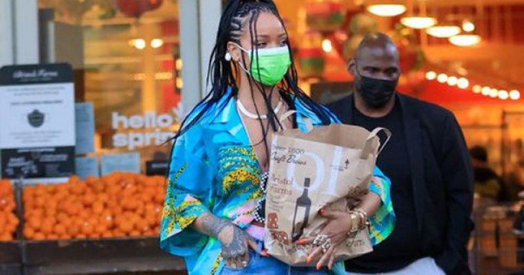 Rihanna alışverişte görüntülendi