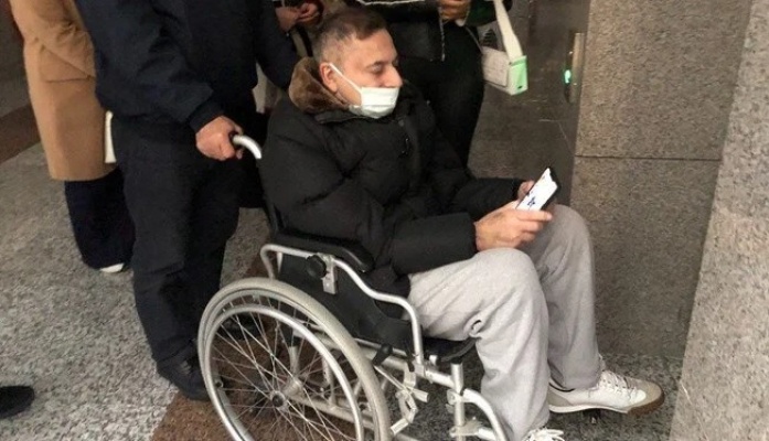 Mehmet Ali Erbil tekerlekli sandalye ile gittiği adliyede ifade verdi