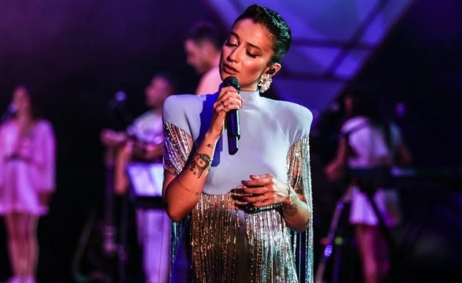 Şarkıcı Melike Şahin'e hırsızlık şoku