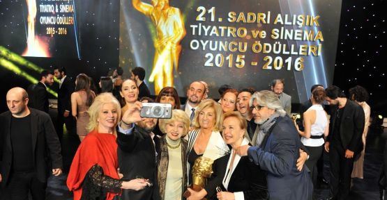 21. Sadri Alışık Ödülleri Sahiplerini Buldu