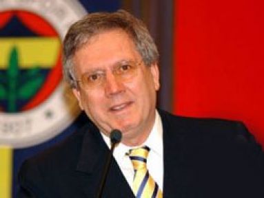 Aziz Yıldırım Fenerbahçe başkanlığına yeniden seçildi.