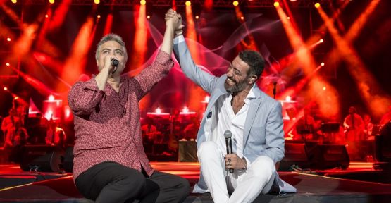 Cengiz Kurtoğlu, Hakan Altun ve Burhan Bayar Harbiye  Açıkhava Tiyatrosu'nda 'Aşk'a Dair Şarkılar' ile coşturdu!