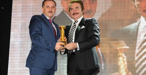 En Baba Ödül Bağcılar Belediye Başkanı Lokman Çağırıcı'ya !