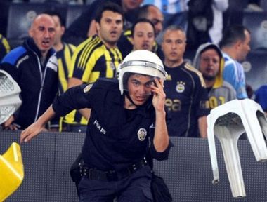 Fenerbahçe faturayı emniyete kesti