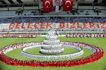 Milli Eğitim Bakanlığı'nın 19 Mayıs'ın Stadyumlarda Kutlanmasını yasaklayan kararını Danıştay iptal etti !