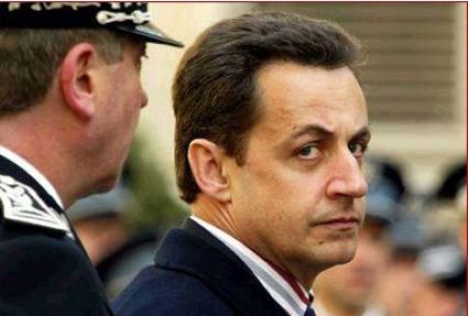 Sarkozy'e büyük şok!