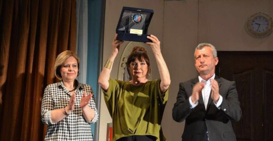 Selda Alkor, 'Kubilay Aydınlık Yüzler Onur Ödülü'ne layık görüldü