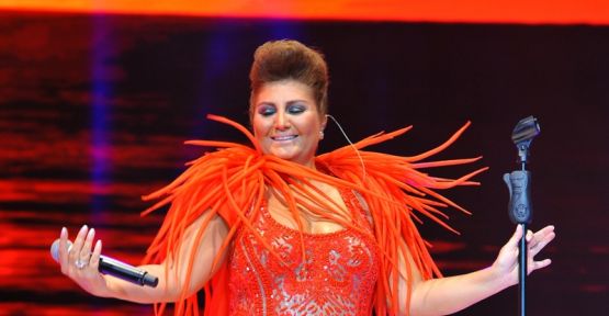 Sibel Can Açıkhava'da müzik ziyafeti çekti