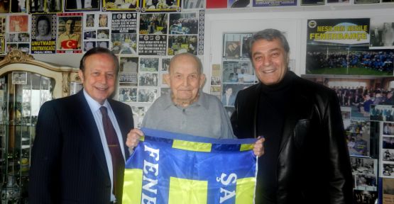 Yılmaz Ulusoy ve Kadir İnanır Fenerbahçe'nin efsane başkanı Faruk Ilgaz'ı ziyaret etti